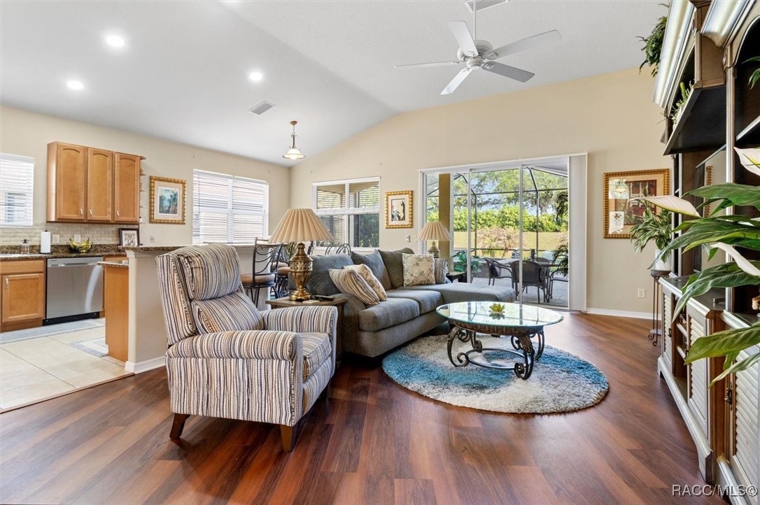 1323 W Skyview Crossing Drive, Hernando, Florida image 8