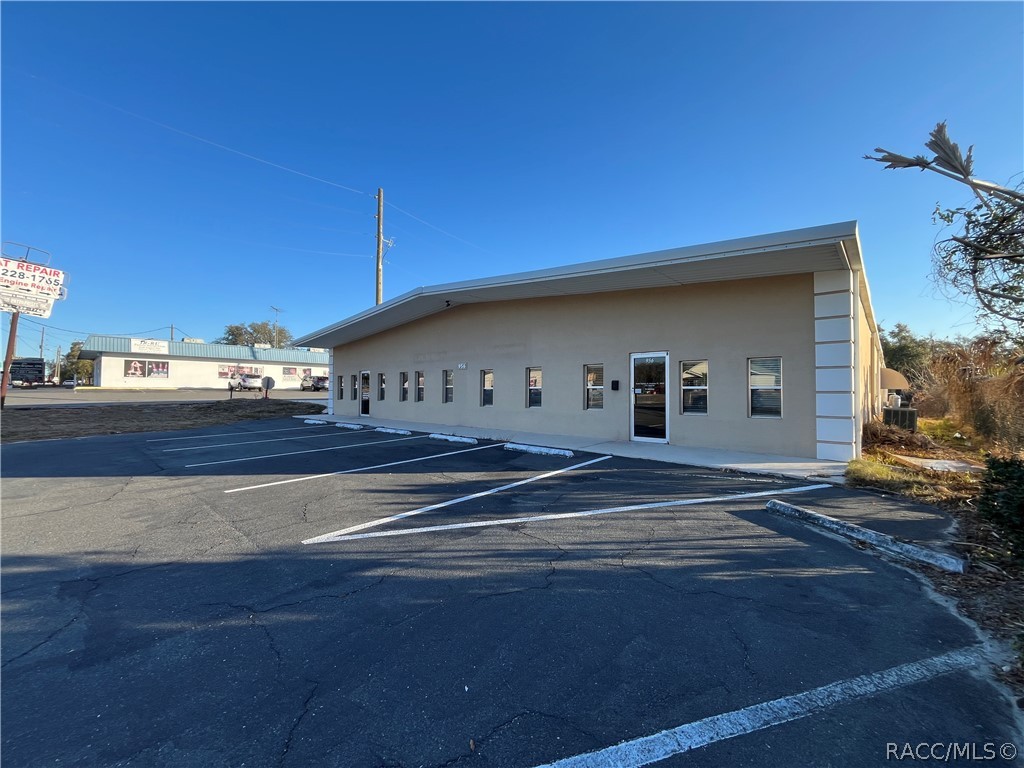 956 S Us  41 Highway