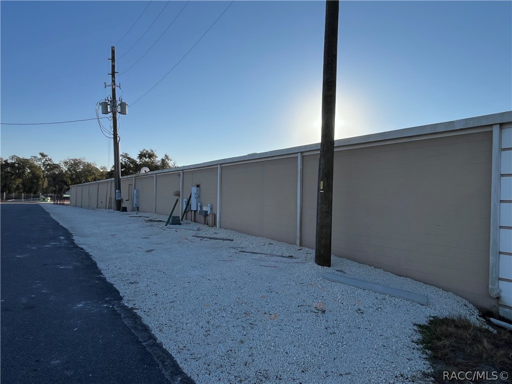 956 S Us  41 Highway