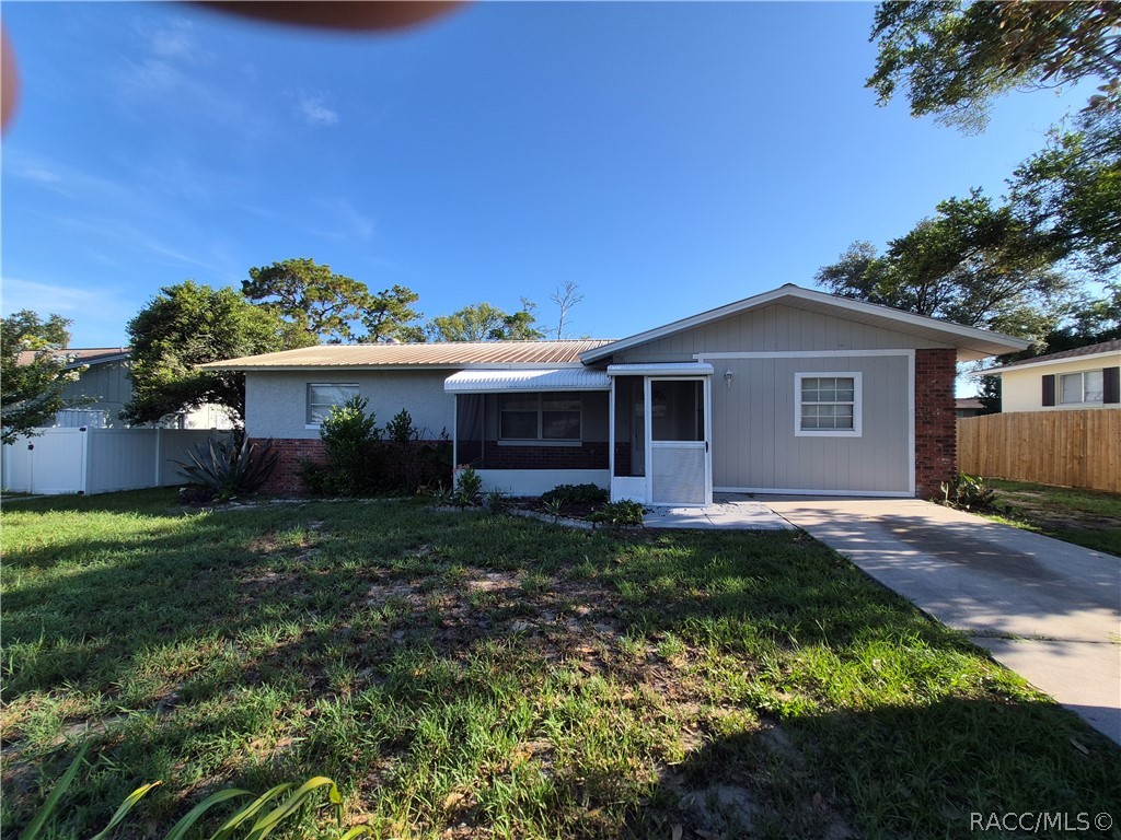 Photo 1 of 7 — 9 Michigan Street, Beverly Hills, FL 34465
