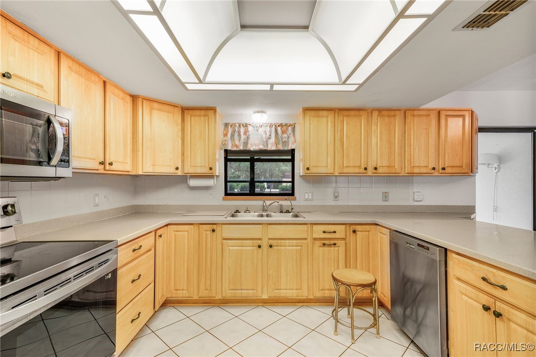 23 Grouse Lane, Levittown, New York image 17