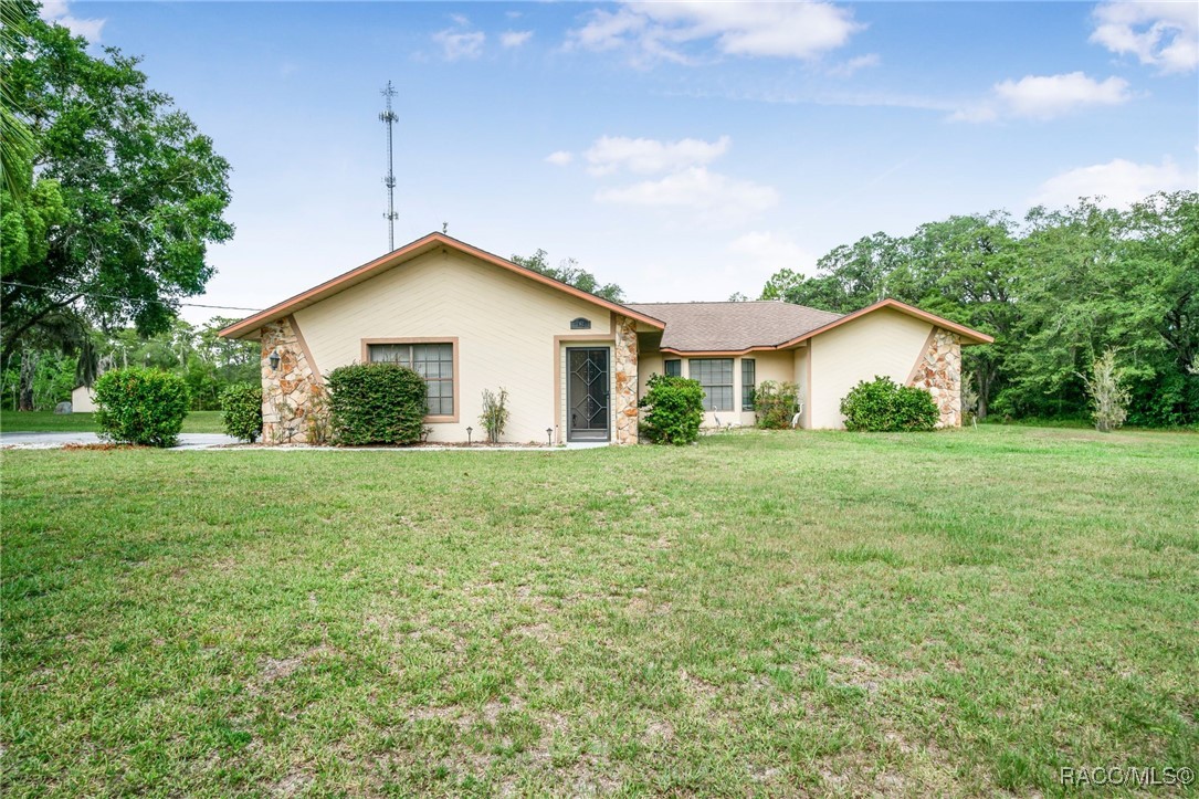 23 Grouse Lane, Levittown, New York image 2