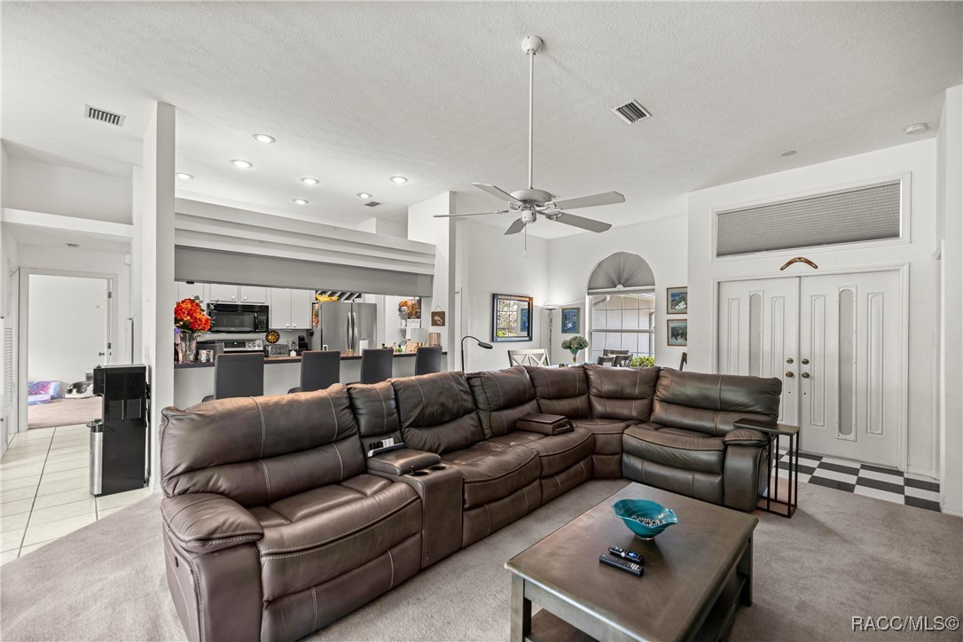 645 N Country Club Drive, Crystal River, New York image 8