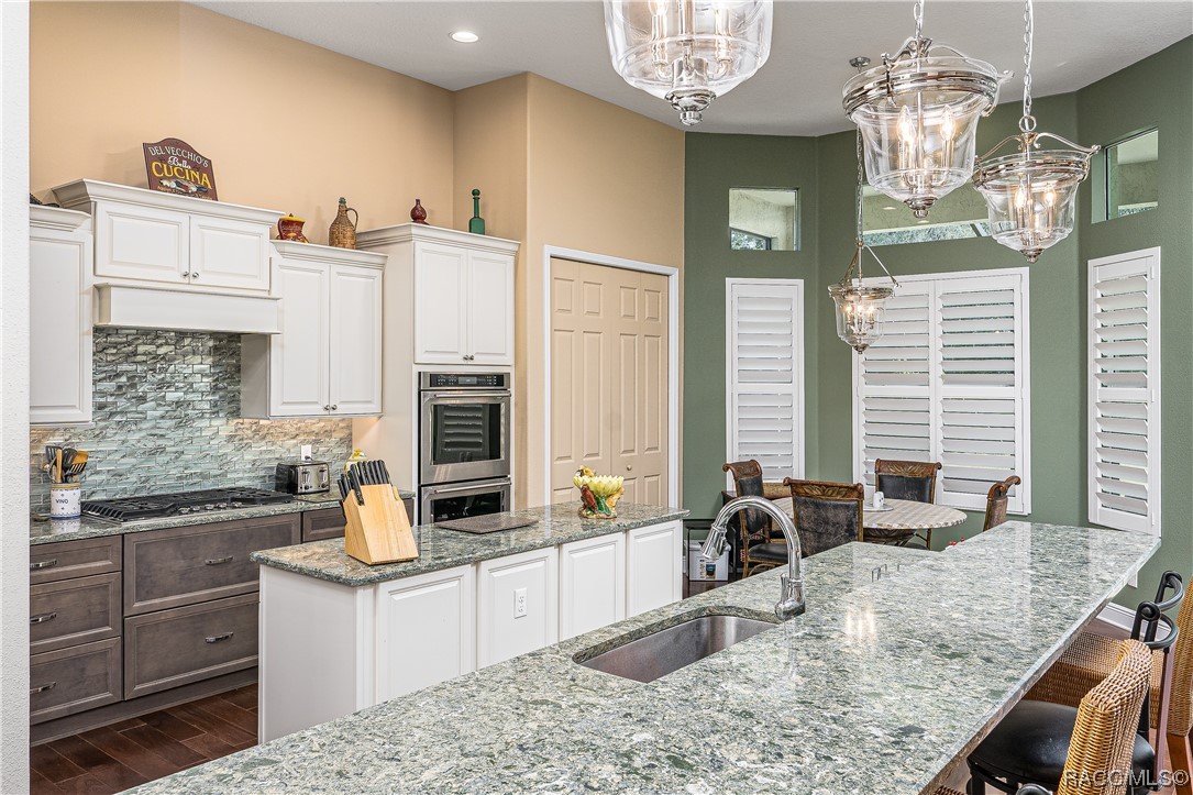 1027 N Hunt Club Drive
