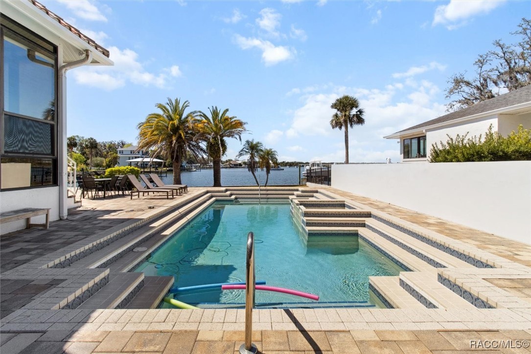1128 N Circle Drive