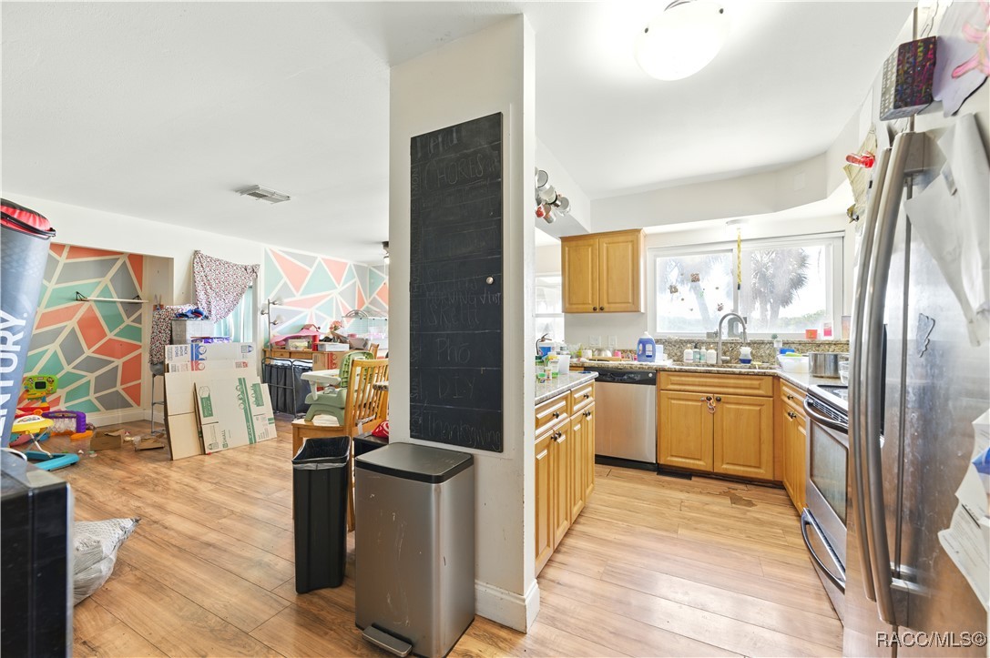 577 Waterfall Drive, Spring Hill, New York image 23