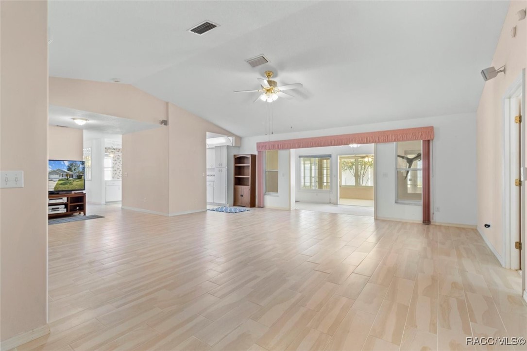 1325 E Silver Thorn Loop, Hernando, Florida image 11