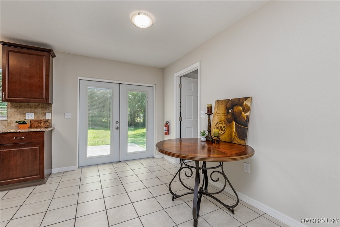 1075 N Fan Palm Point, Crystal River, Florida image 19