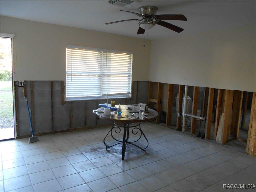 1075 N Fan Palm Point, Crystal River, Florida image 7