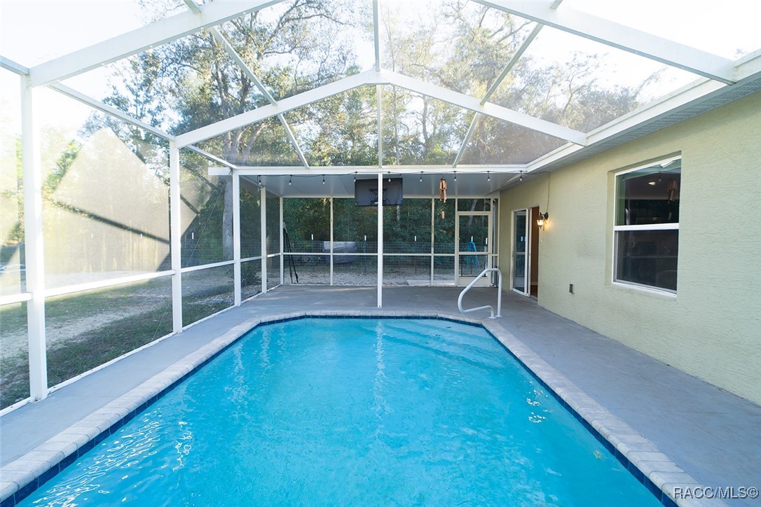 14368 Ermine Owl Road, Weeki Wachee, Florida image 2