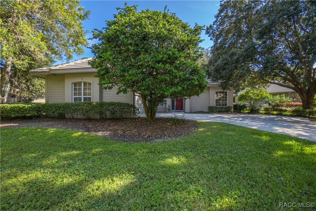 3086 N Barton Creek Circle, Lecanto, Florida image 2