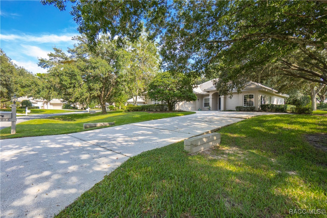 3086 N Barton Creek Circle, Lecanto, Florida image 3