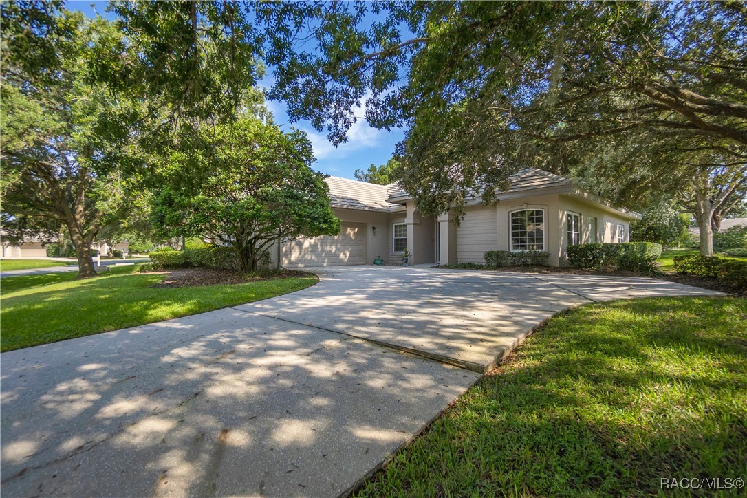 3086 N Barton Creek Circle, Lecanto, Florida image 6