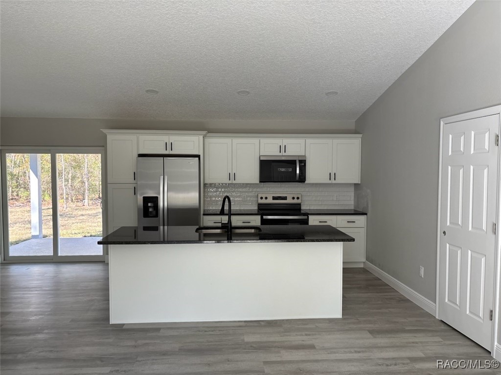 6632 N Glacier Terrace, Citrus Springs, Florida image 11