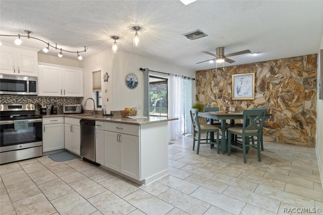 11810 W Sunnybrook Court, Crystal River, Florida image 30