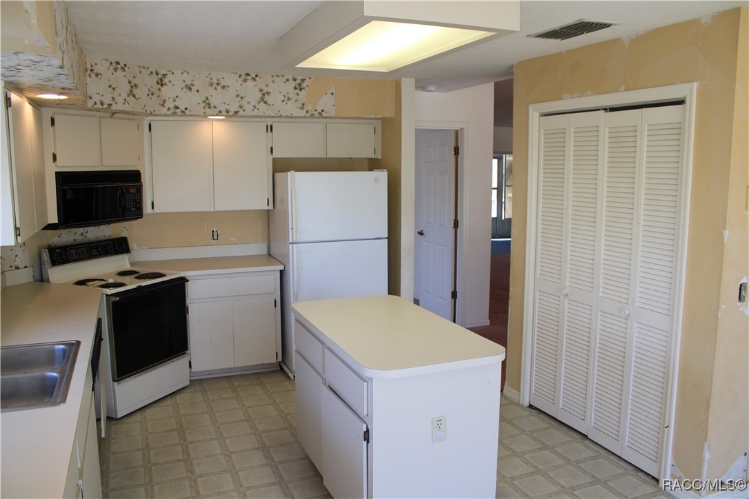 742 W Sunset Strip Drive, Beverly Hills, Florida image 31