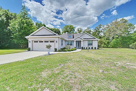 Homes For Sale - 10584 SW 53rd Circle<br/> Ocala, FL 34476