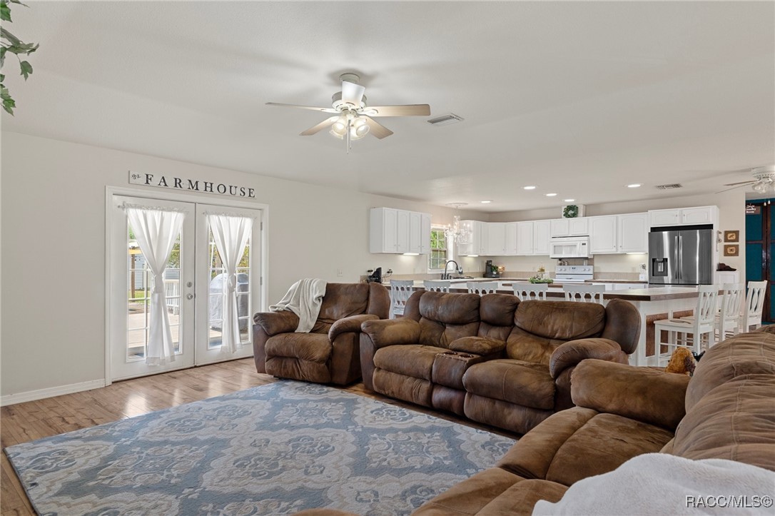 9928 W 7 Rivers Farm Street, Crystal River, New York image 10