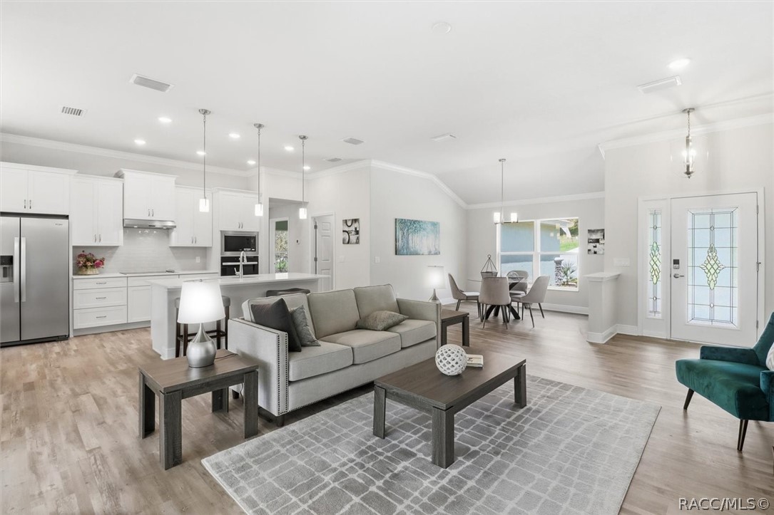 2934 W Pine Ridge Boulevard