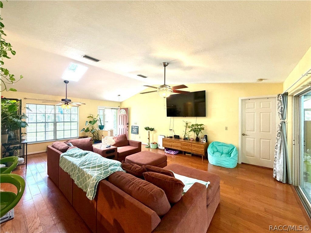 318 Daisy Lane