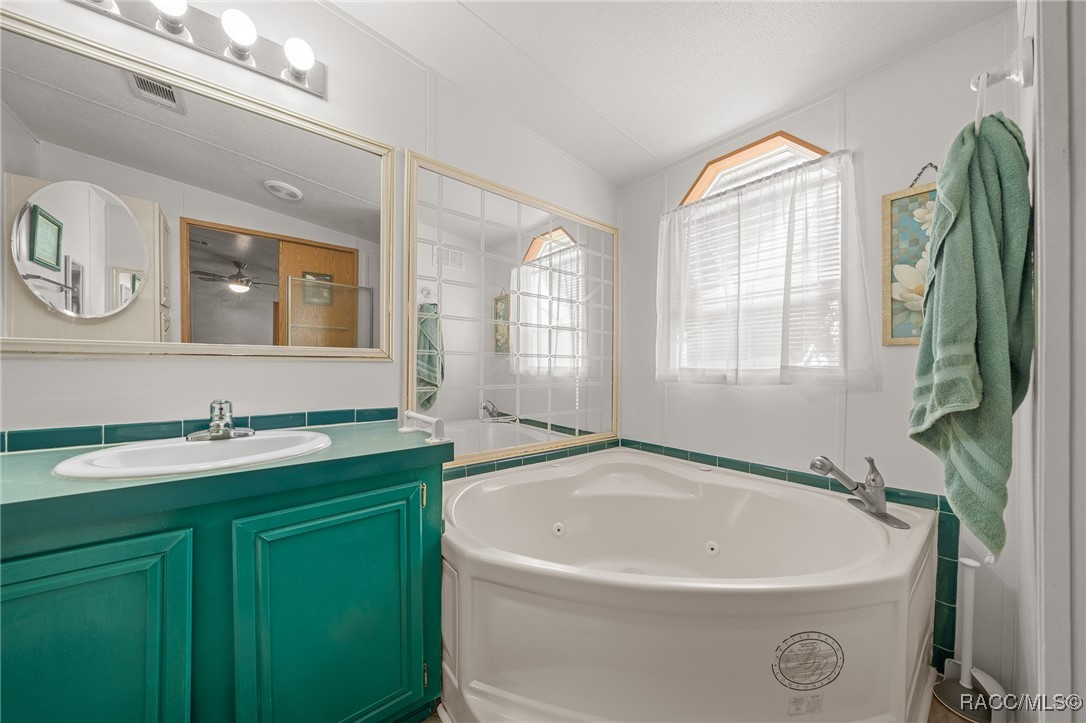10934 Luana Drive, Leesburg, Florida image 13