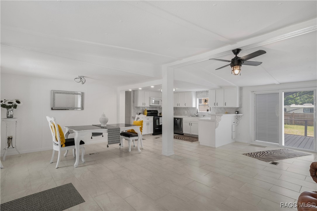 8356 W Tawny Rose Lane, Crystal River, New York image 3