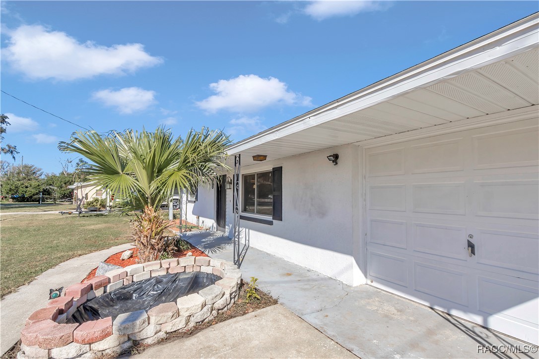 1795 S Cove Walk, Inverness, Florida image 8