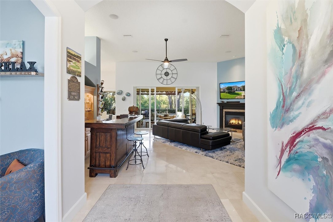 2714 N Prestwick Way