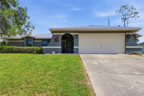 Homes For Sale - 1900 W Alhambra Drive<br/> Citrus County, Citrus Springs, FL 34434