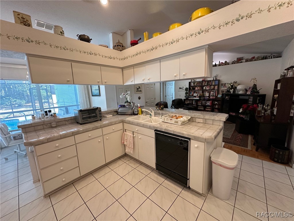 833 N Lafayette Way, Inverness, Florida image 5
