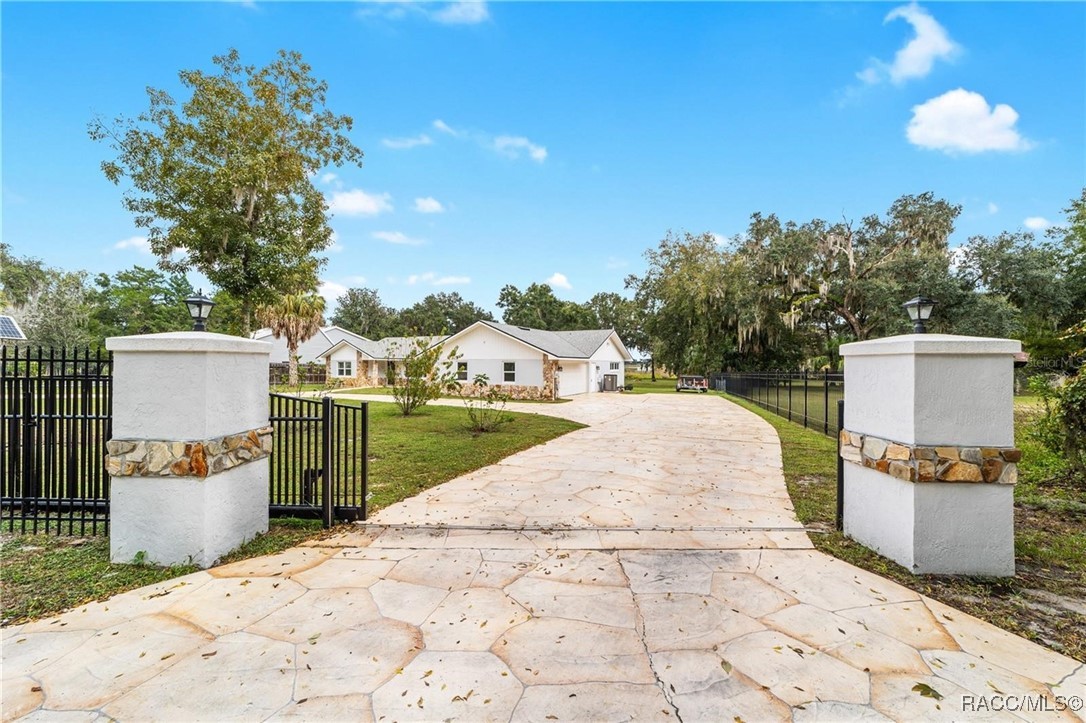 223 S Nesbitt Terrace