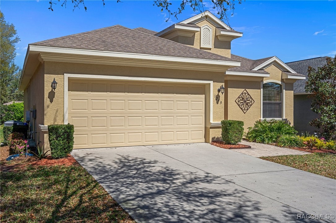 1749 W Caroline Path, Lecanto, Florida image 2