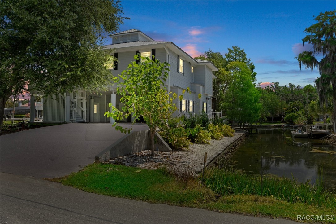 1035 N Appalachian Terrace