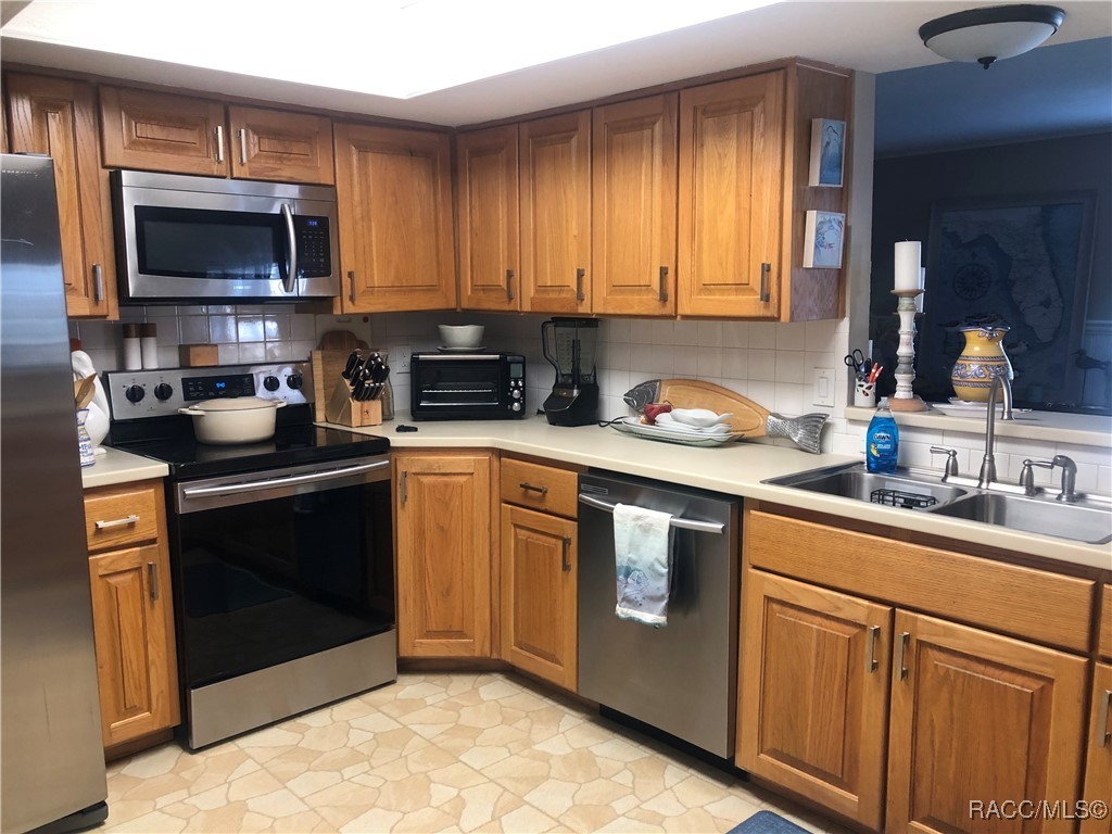 1202 SE 5th Avenue, Crystal River, Florida image 3