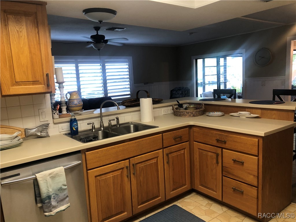 1202 SE 5th Avenue, Crystal River, Florida image 7