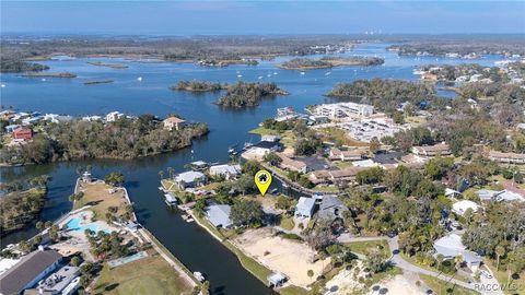 1924 SE 3rd Court Crystal River FL 34429