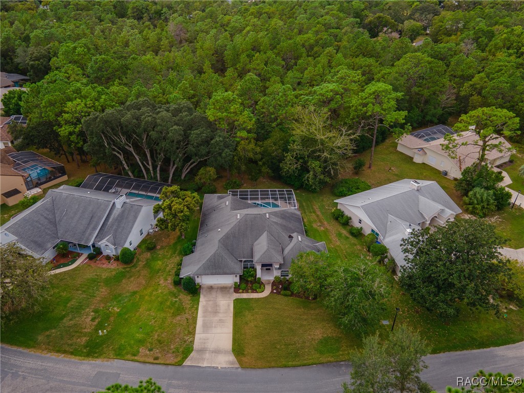 2 Spruce Pine Court N