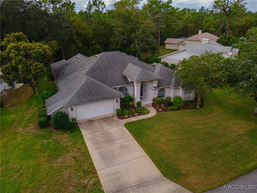 2 Spruce Pine Court N