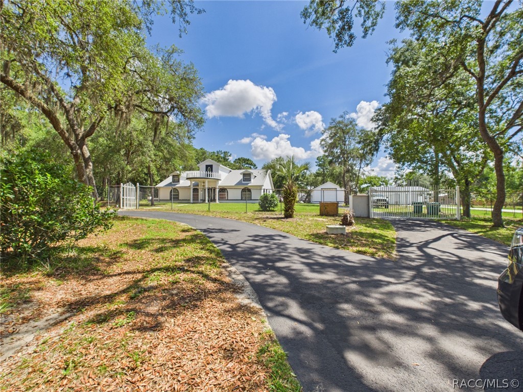 355 E Buckingham Drive