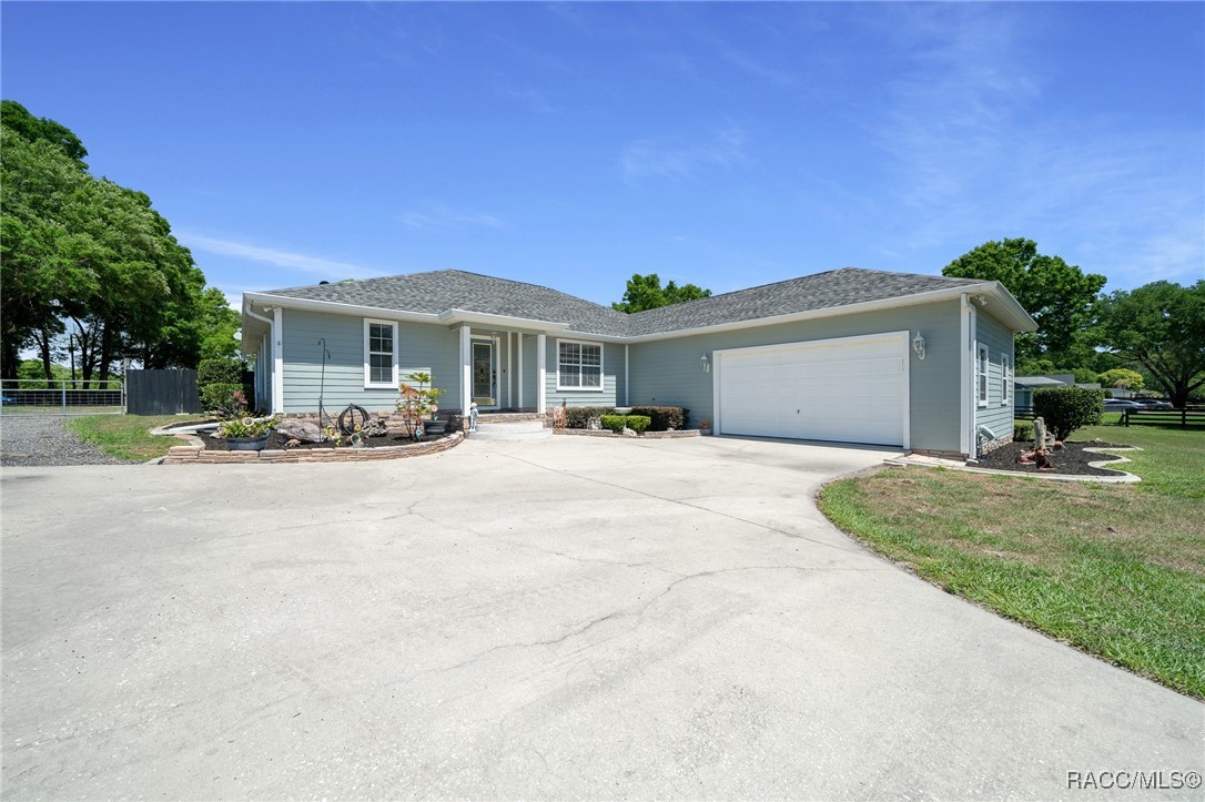 2563 SE 156th Place Road, Summerfield, New York image 3