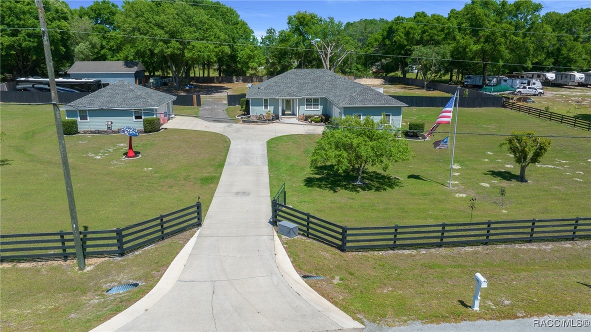 2563 SE 156th Place Road, Summerfield, New York image 1