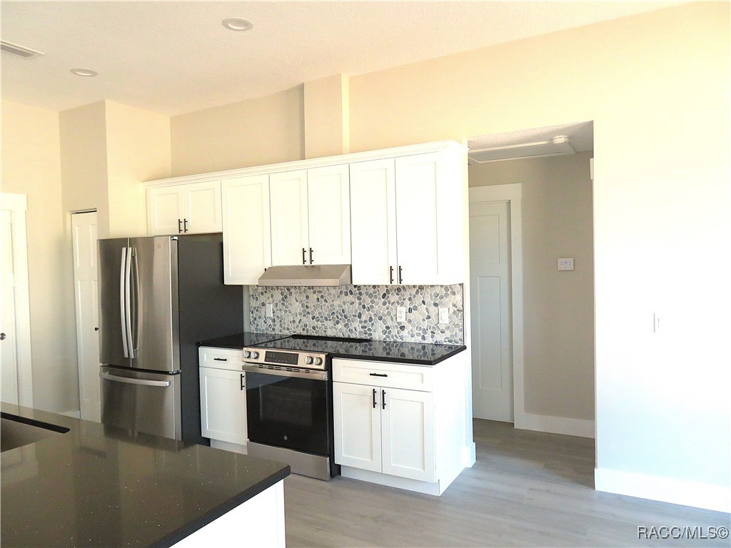 1464 N Hambletonian Drive