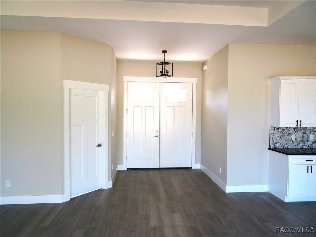 1464 N Hambletonian Drive