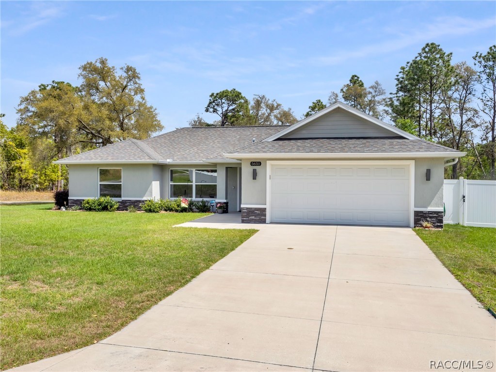 5651 N Summerfield Point