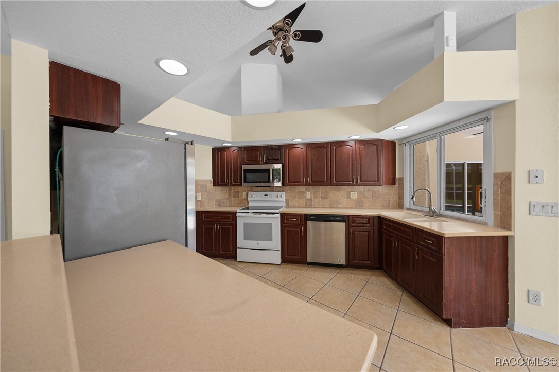 8306 N Vince Drive, Citrus Springs, Florida image 33