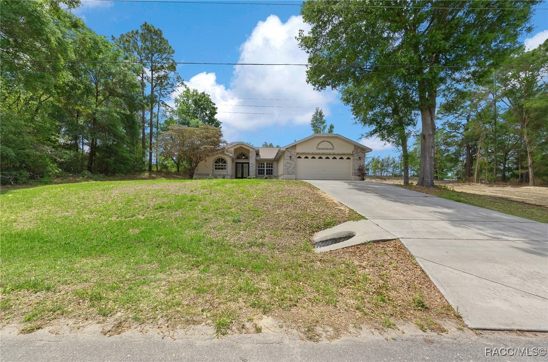 8306 N Vince Drive, Citrus Springs, Florida image 6