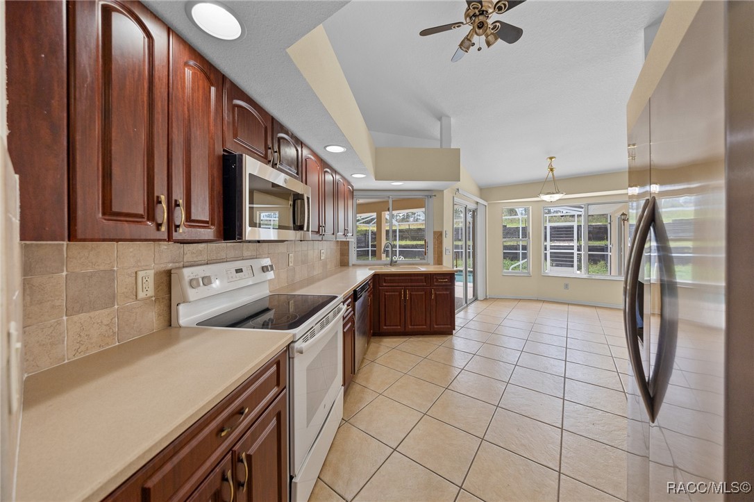 8306 N Vince Drive, Citrus Springs, Florida image 34