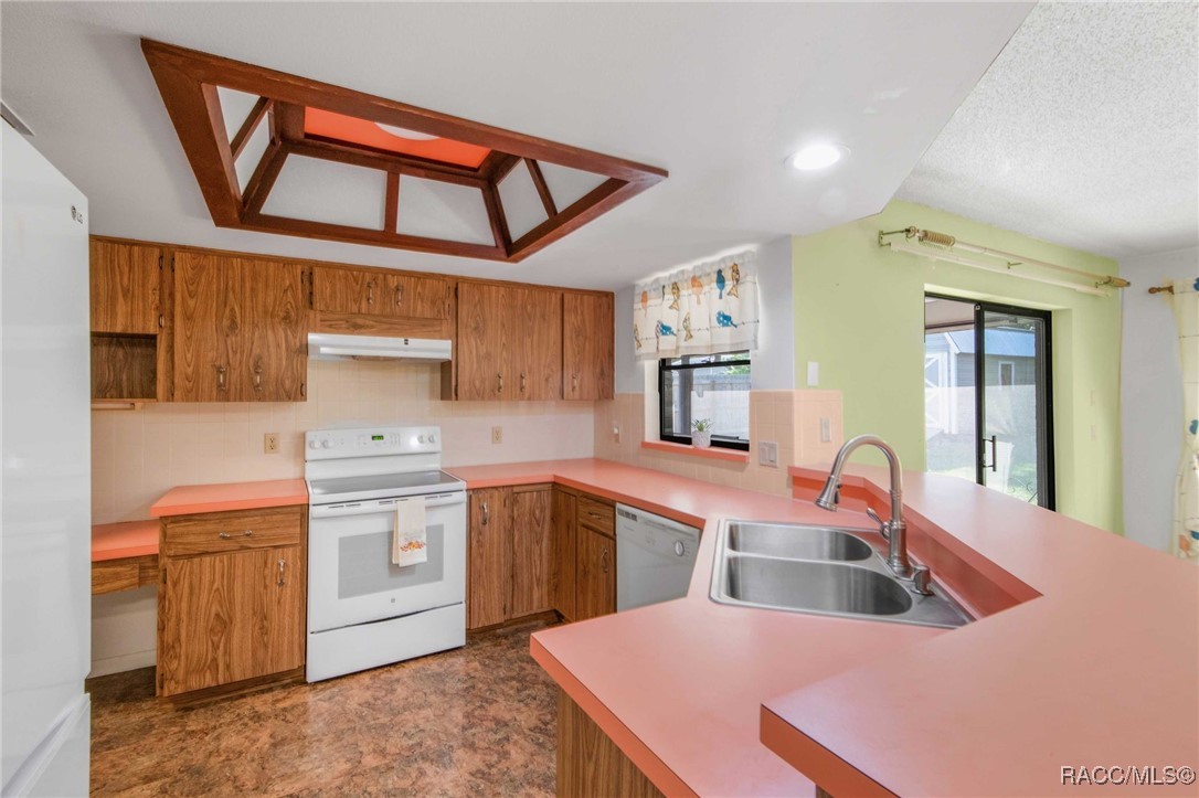 Citrus Springs, Florida 34434, United States, 2 Bedrooms Bedrooms, ,2 BathroomsBathrooms,Residential,Active,216169