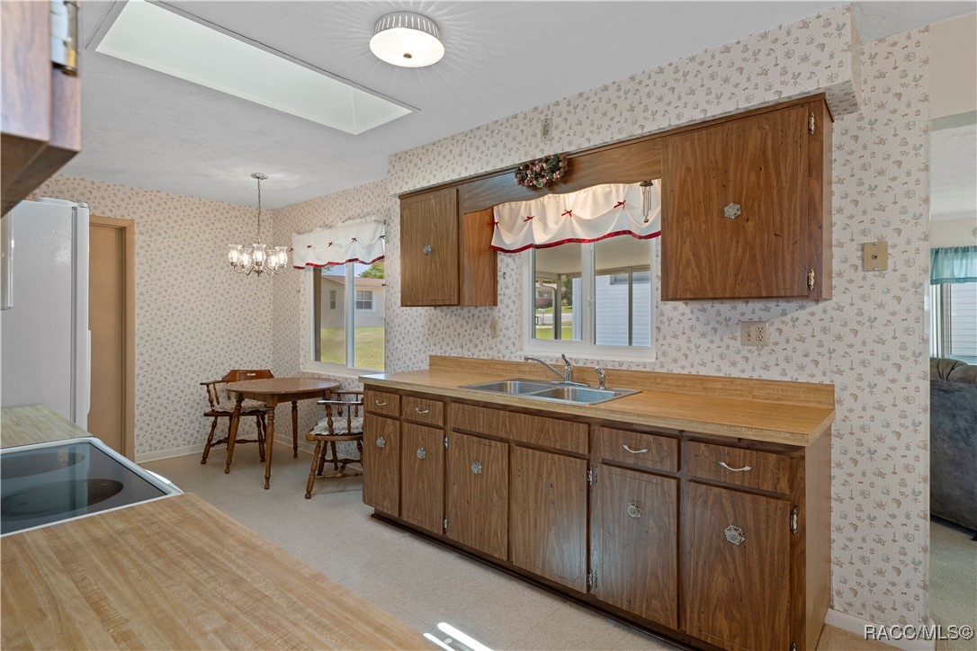 80 Roosevelt Boulevard, Beverly Hills, New York image 18