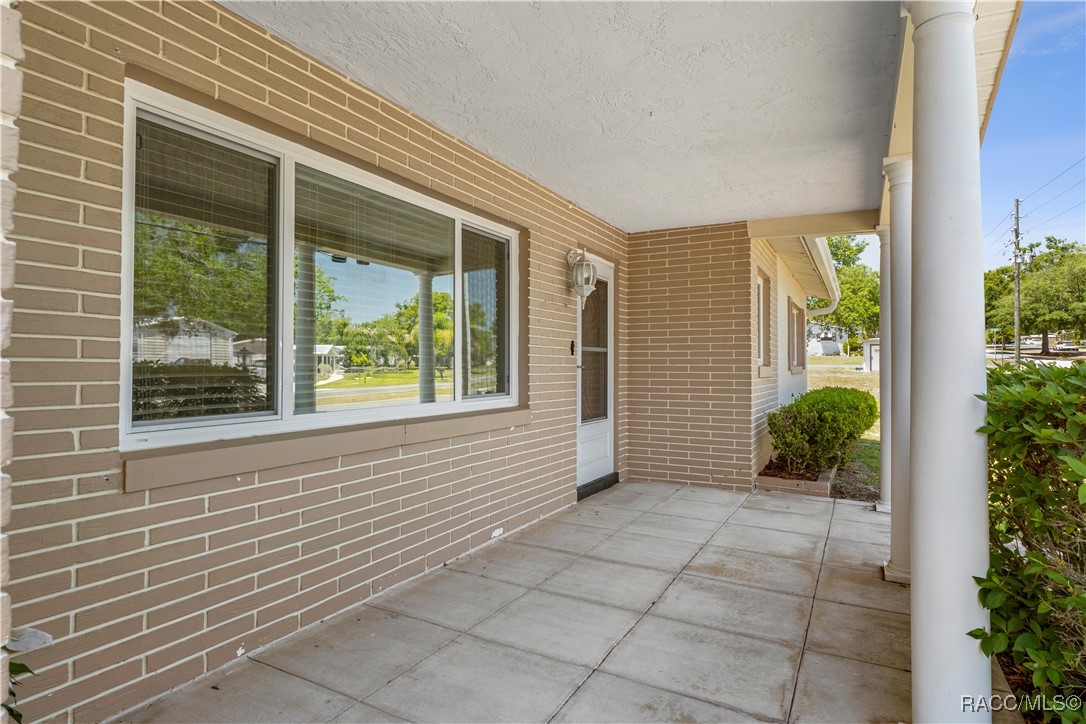 80 Roosevelt Boulevard, Beverly Hills, New York image 6